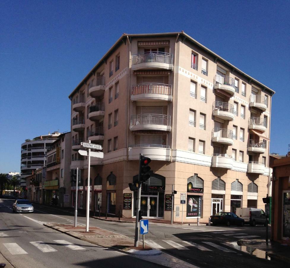 Palais Alexandra Apartment อองทีบส์ ภายนอก รูปภาพ